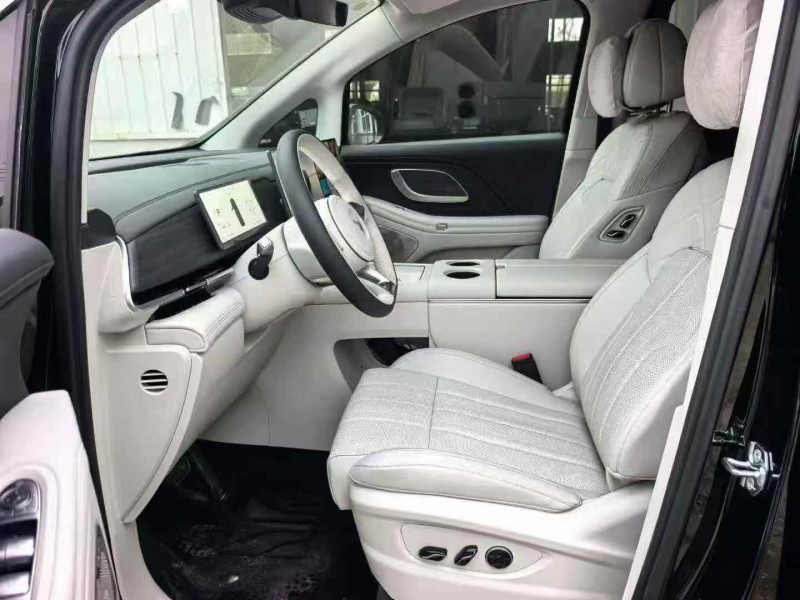 苏州26年岚图汽车梦想家8