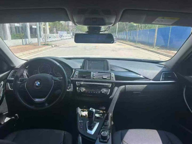 南宁17年宝马3系5