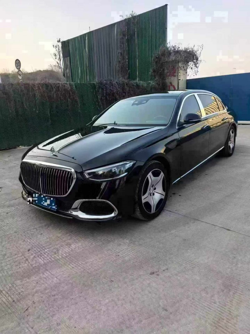 新乡25年奔驰迈巴赫S级1