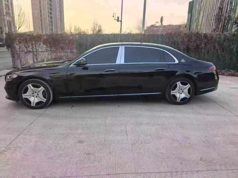 新乡25年奔驰迈巴赫S级4