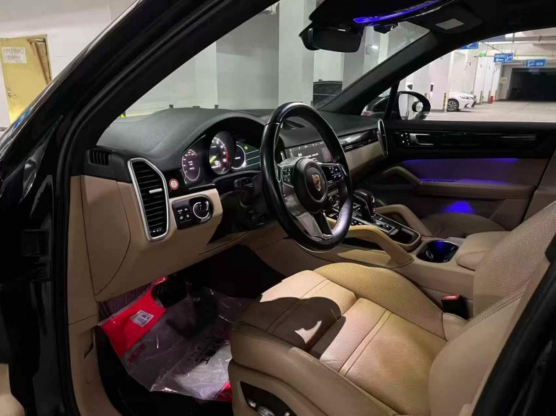 常德21年保时捷卡宴5