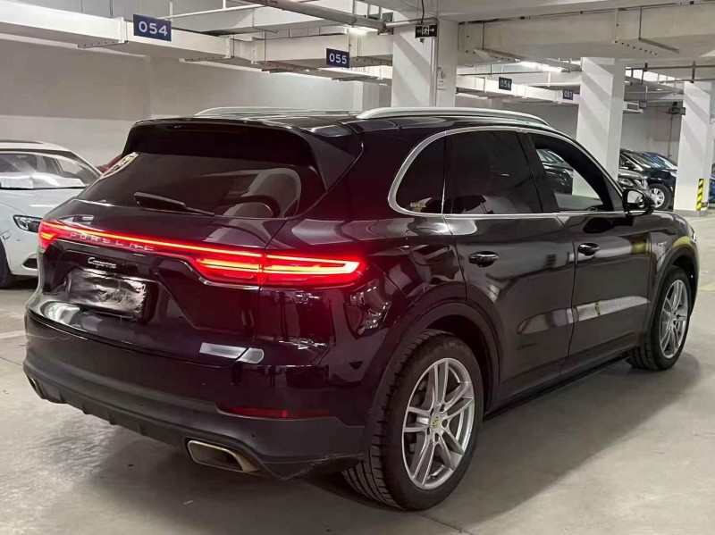 常德21年保时捷卡宴7