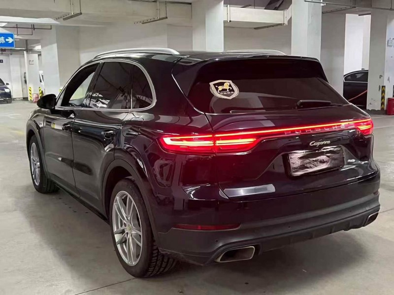 常德21年保时捷卡宴8