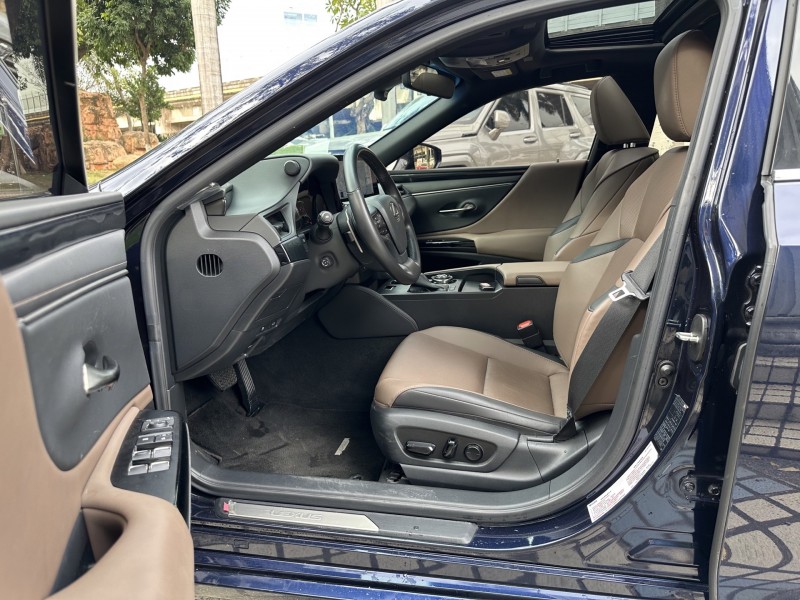 东莞23年雷克萨斯ES6