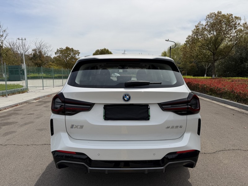 盐城25年宝马IX9