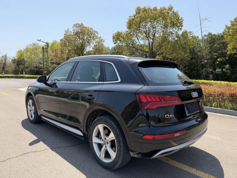 盐城20年奥迪Q58