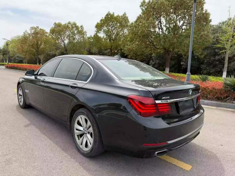 淮安14年宝马7系8