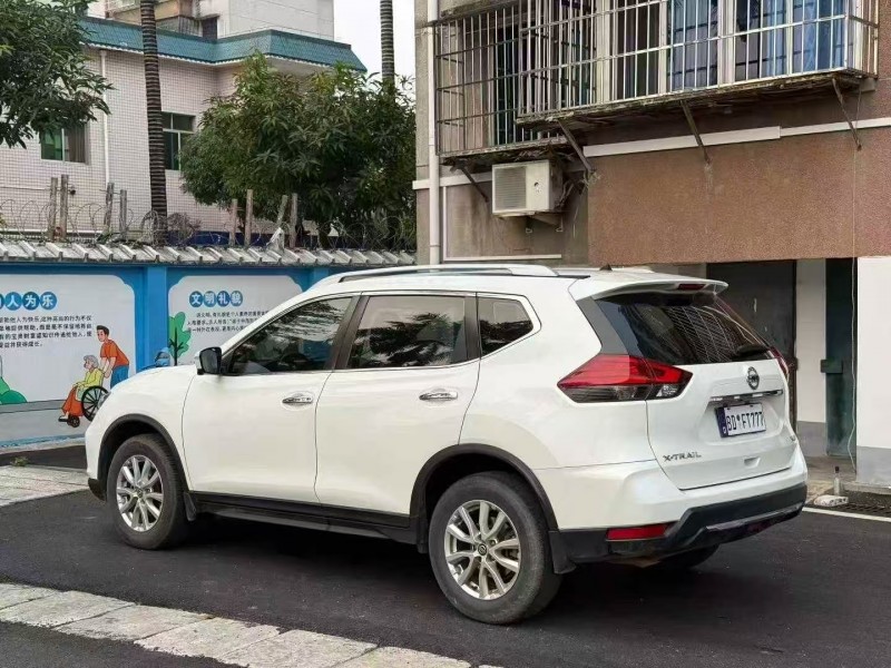 湛江20年日产奇骏5