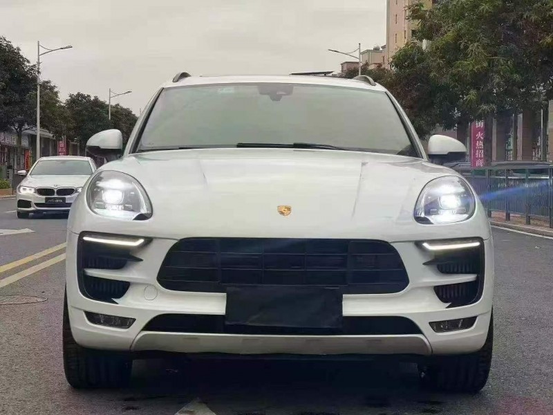 广州17年保时捷Macan1