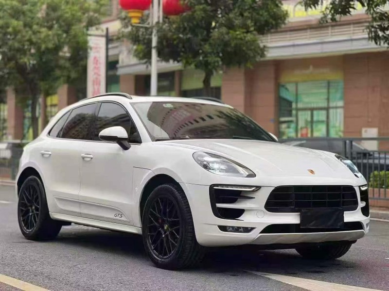 广州17年保时捷Macan2