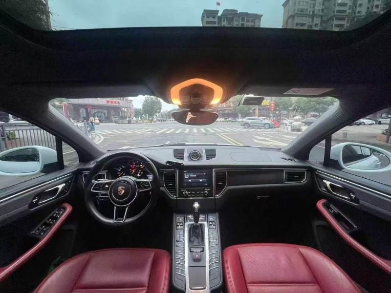 广州17年保时捷Macan5