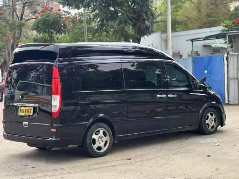 广州16年奔驰威霆7