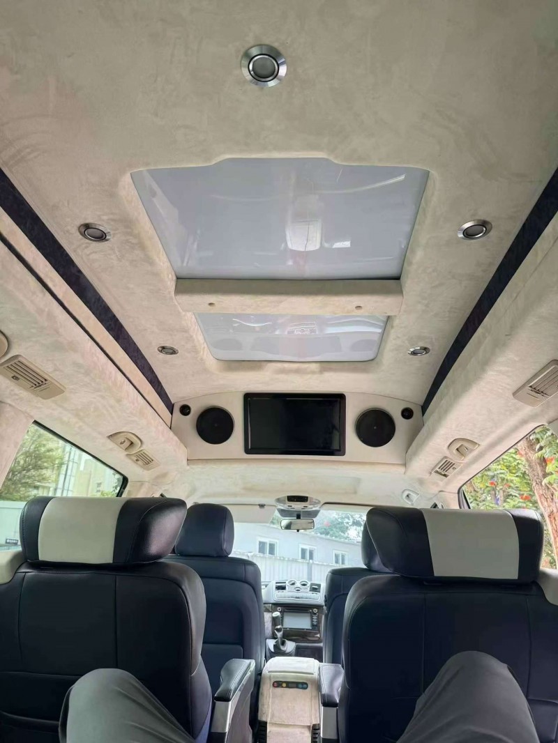 广州16年奔驰威霆8