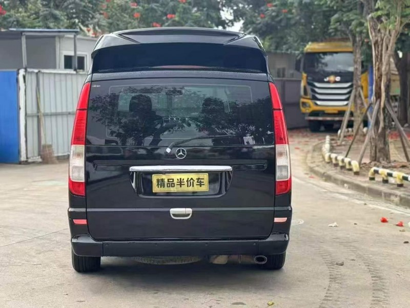 广州16年奔驰威霆9