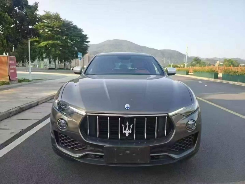 邵陽20年瑪莎拉蒂Levante1