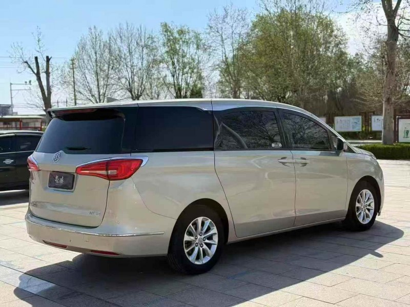 濟寧19年別克GL85