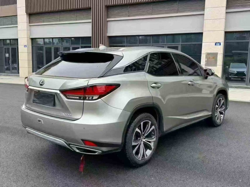 重庆22年雷克萨斯RX8