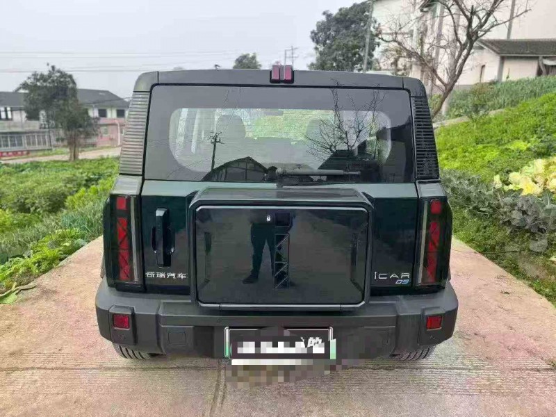 重庆25年奇瑞ICAR9