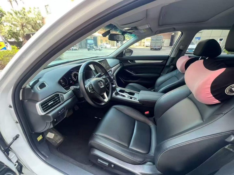 东莞22年本田雅阁8