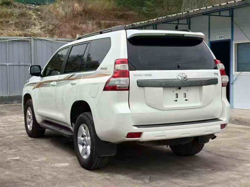 泸州17年丰田普拉多7