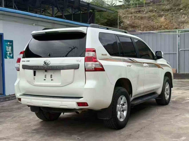 泸州17年丰田普拉多8