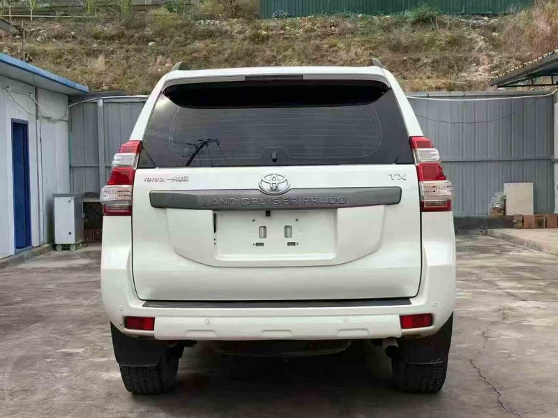 泸州17年丰田普拉多9