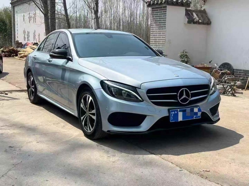 济宁17年奔驰C2