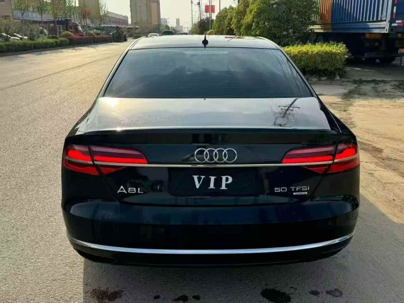 济宁14年奥迪A8L7