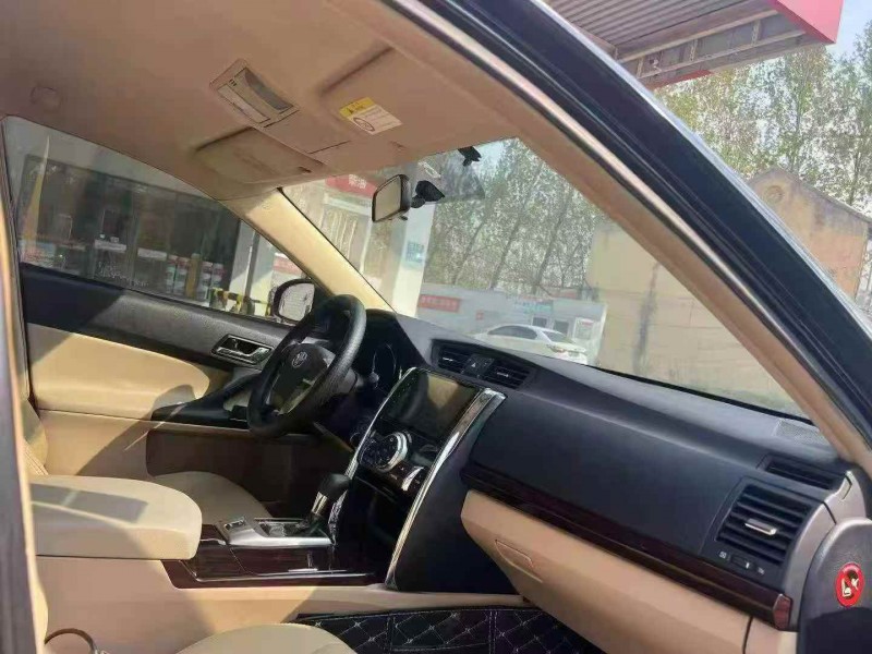 菏泽12年丰田锐志4