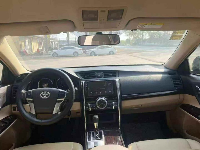 菏泽12年丰田锐志6