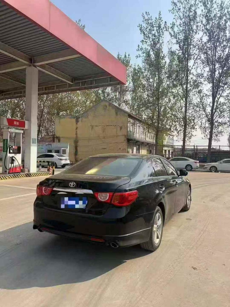 菏泽12年丰田锐志8