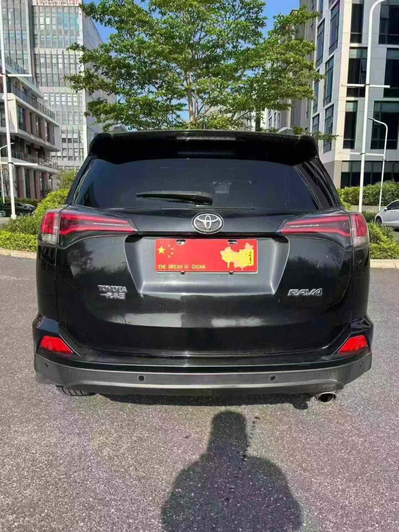 广州17年丰田RAV4荣放9