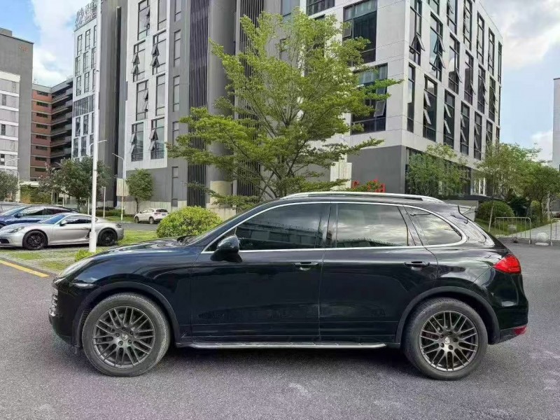 广州13年保时捷卡宴8