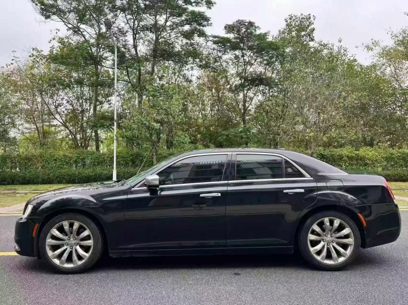广州16年克莱斯勒300C3