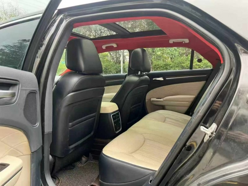 广州16年克莱斯勒300C5