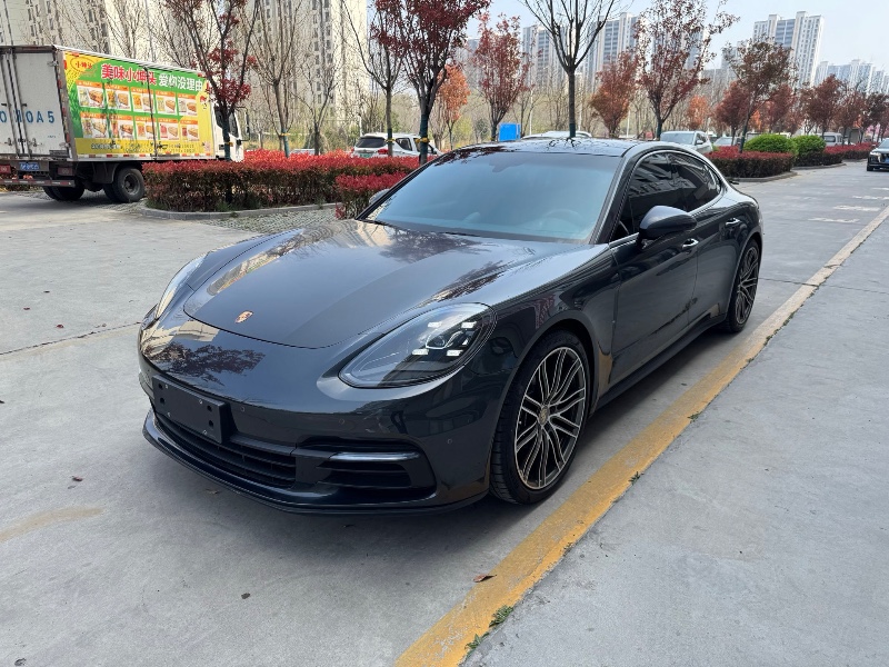 济宁18年保时捷帕拉梅拉3