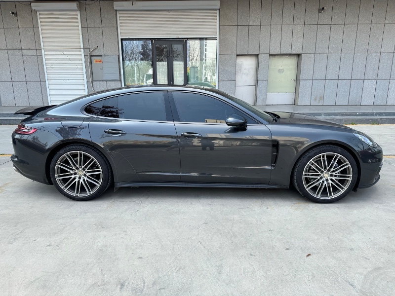 济宁18年保时捷帕拉梅拉4