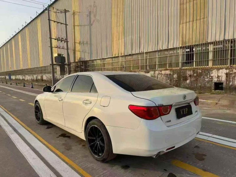 菏泽13年丰田锐志7