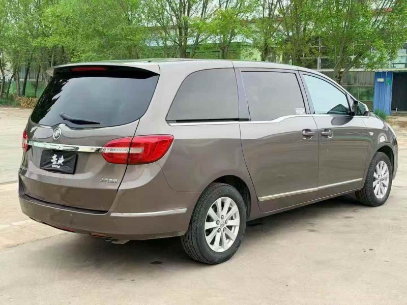 济宁17年别克GL88