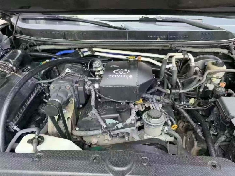 济宁12年丰田普拉多4