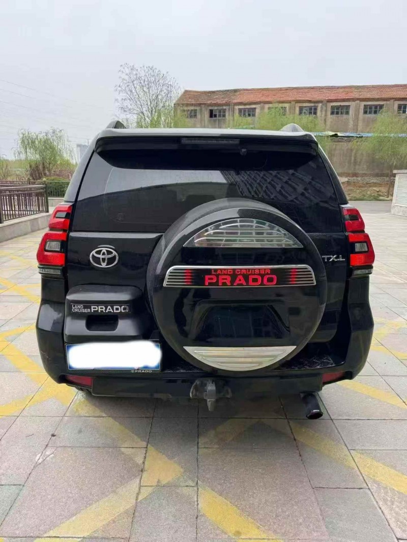 济宁12年丰田普拉多7