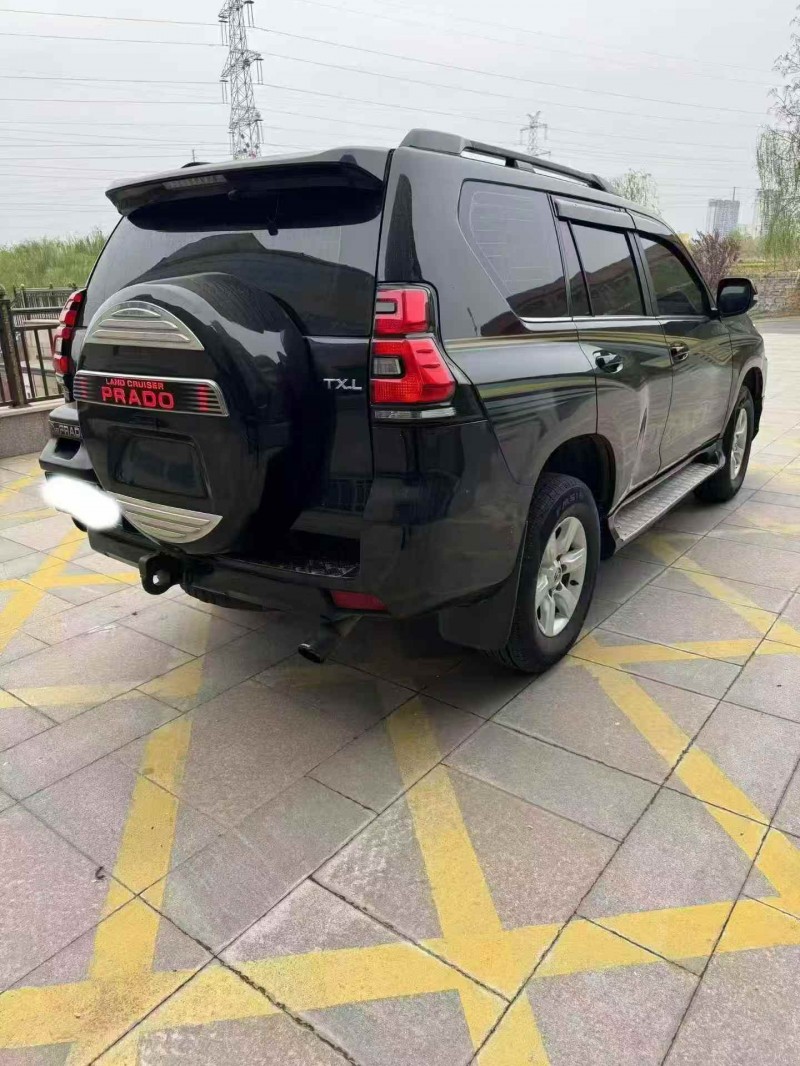 济宁12年丰田普拉多8