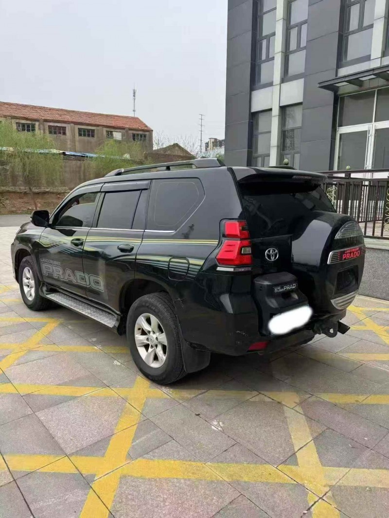 济宁12年丰田普拉多9