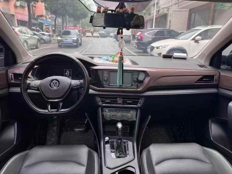 邵阳19年大众途岳4