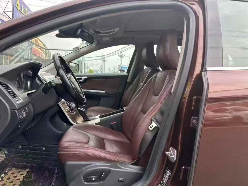 重庆15年沃尔沃XC605