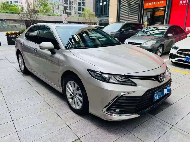 广州22年丰田凯美瑞2