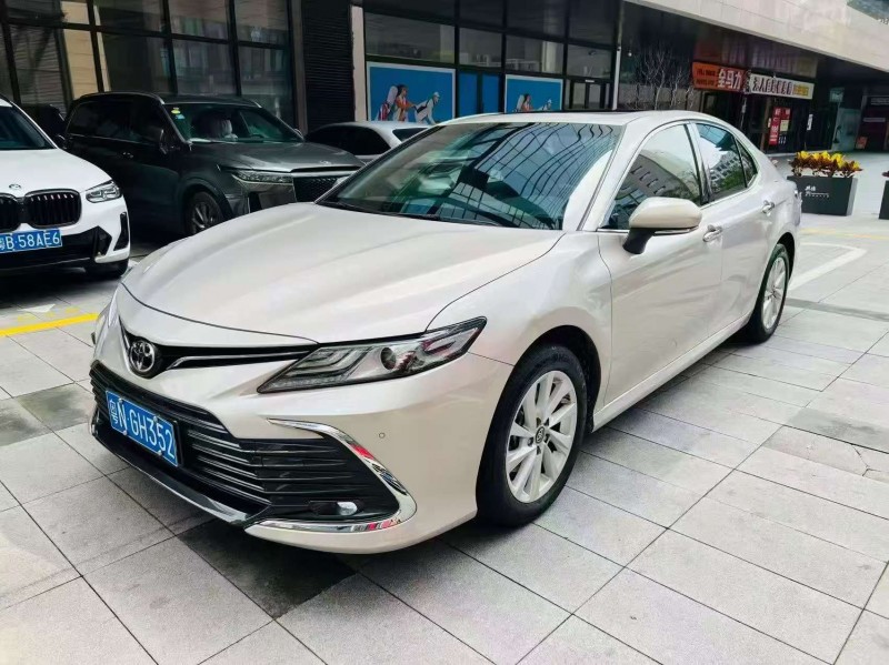 广州22年丰田凯美瑞3