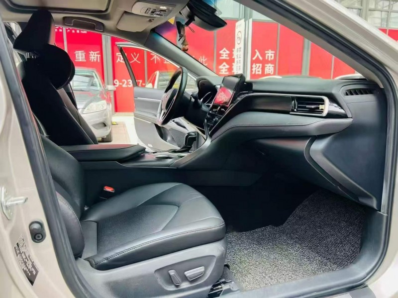 广州22年丰田凯美瑞6