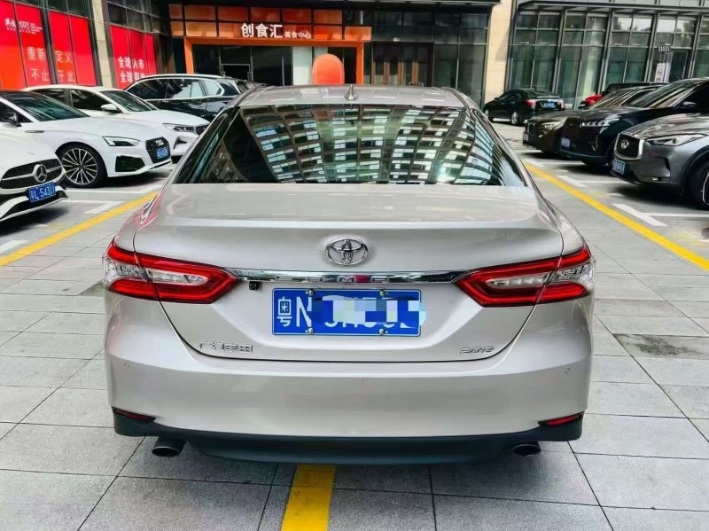 广州22年丰田凯美瑞9