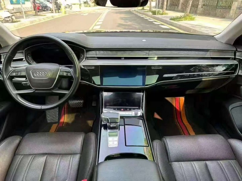 广州20年奥迪A8L5